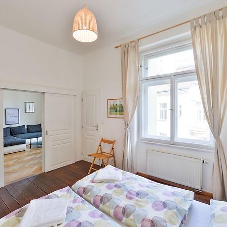 Old Town Sq. Apartment براغ المظهر الخارجي الصورة