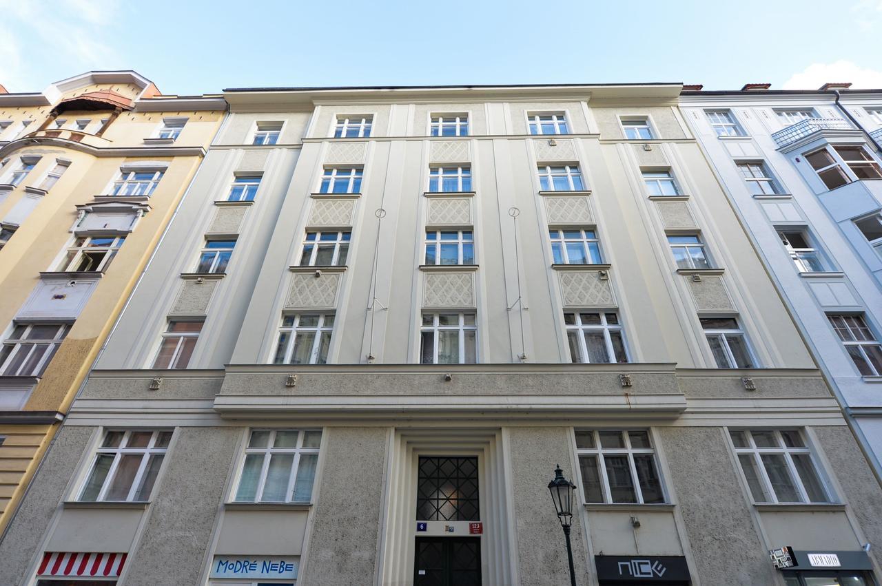 Old Town Sq. Apartment براغ المظهر الخارجي الصورة